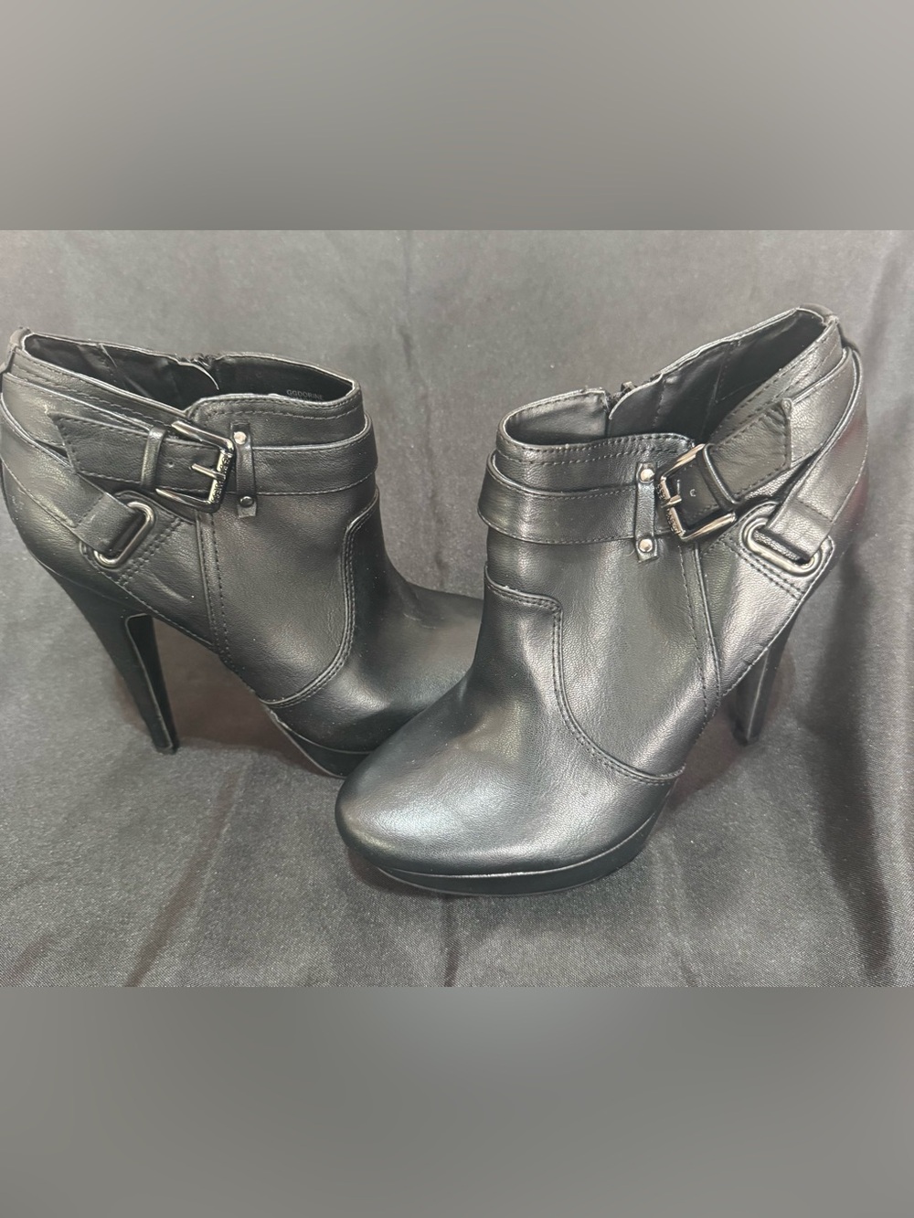 G by Guess Dorine Black Buckle Ankle Booties Heels Women’s 8.5M